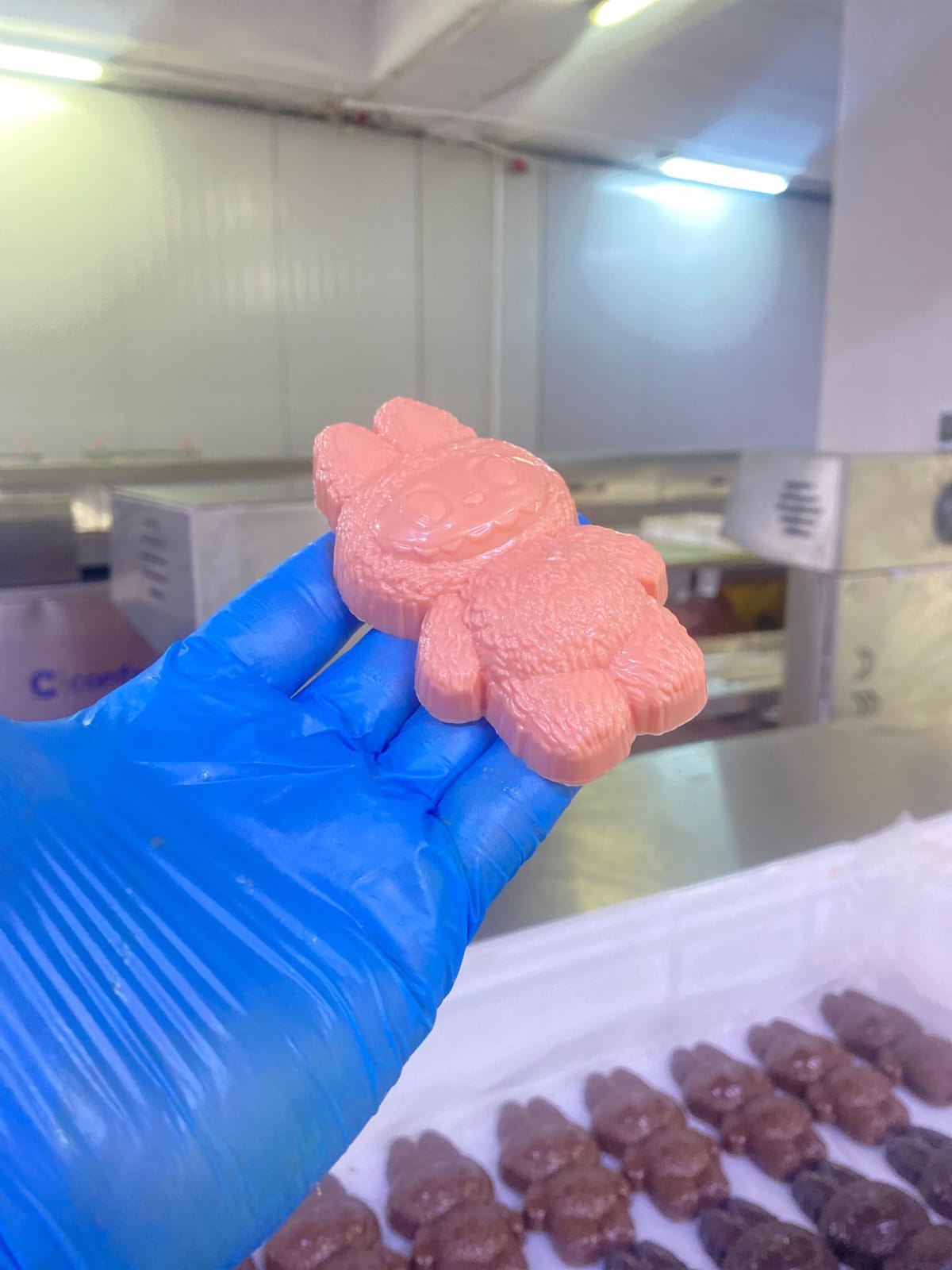 フィックスチョコレート限定版コレクタブルミステリーバニー - アソート(60g-80g)