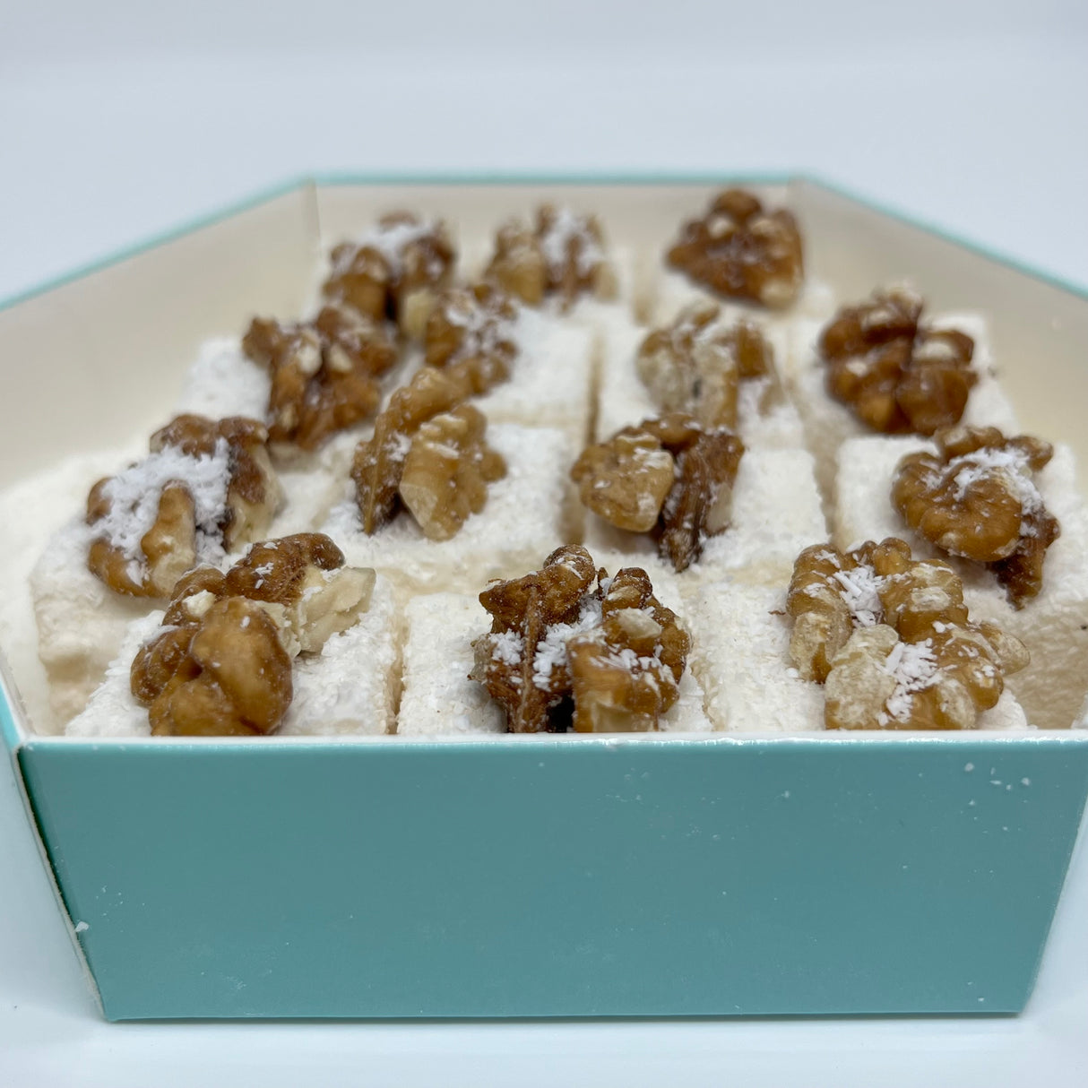 Carsibasi プレミアムウォールナットスルタンターキッシュデライト - 300g 六角形ボックス