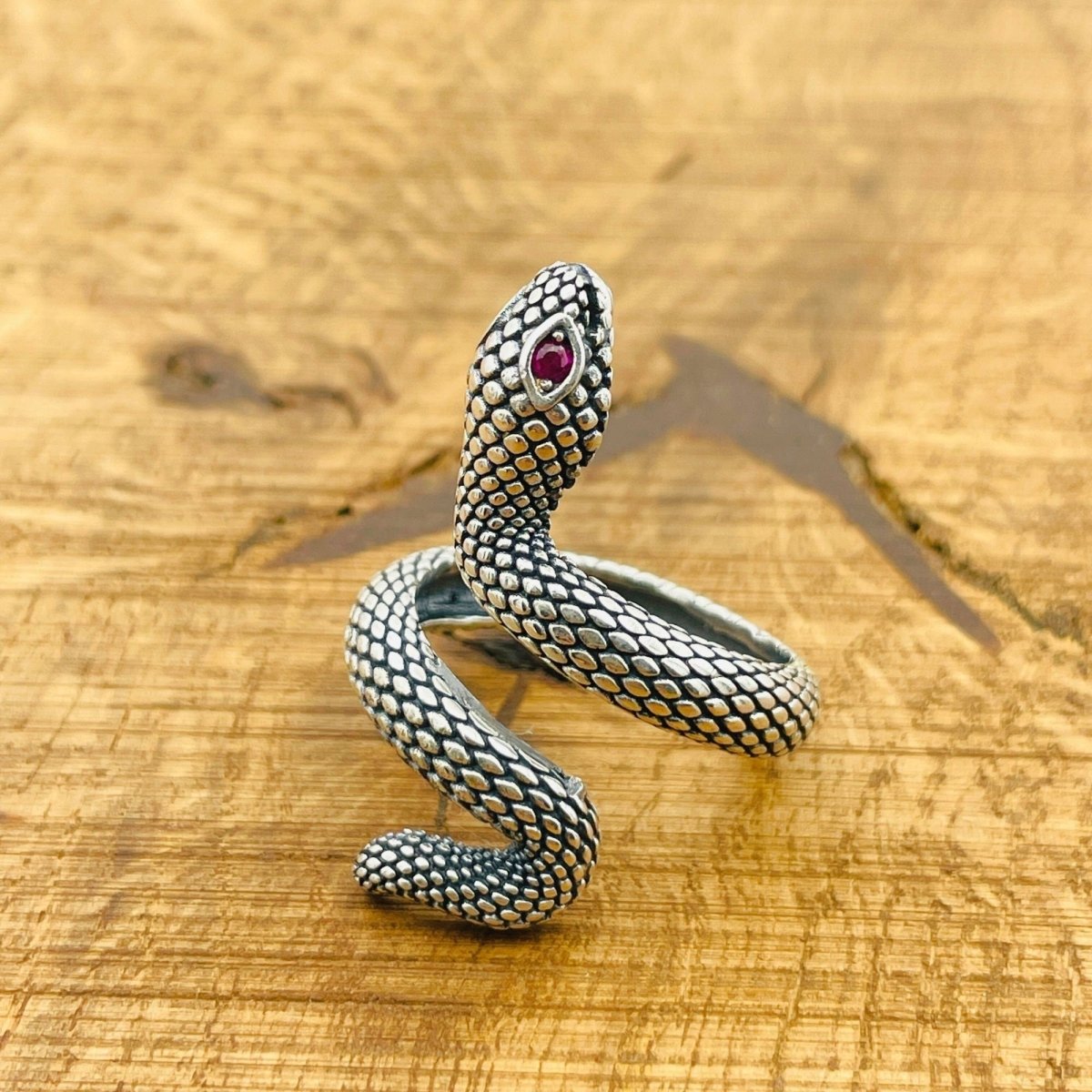 Adjustable Purple Snake Eyes Ring - TryAladdin