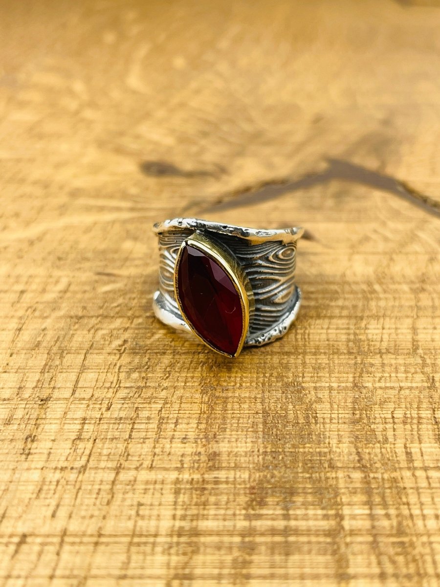 Adjustable Women's Red Stone Silver Ring - TryAladdin