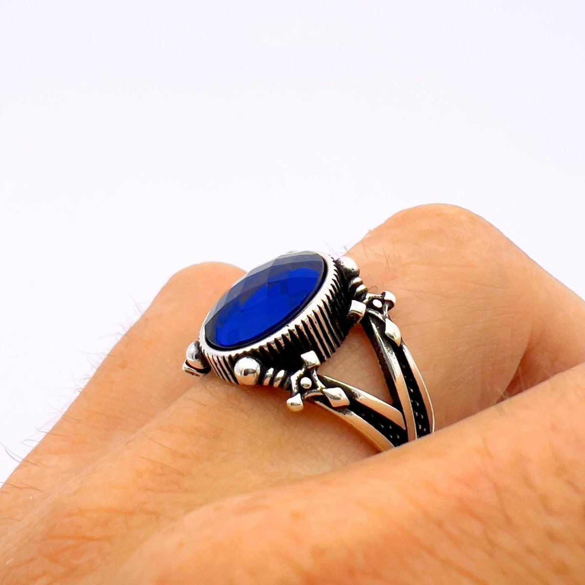 Blue Sapphire Stone Silver Ring - TryAladdin