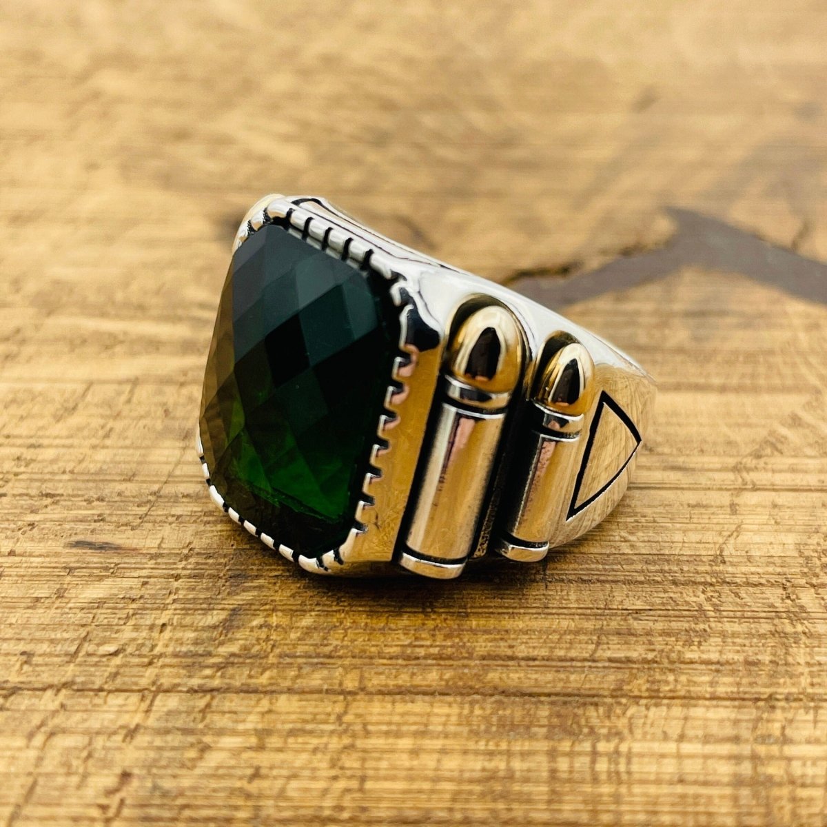 Green Emerald Square Stone Men's Silver Ring - TryAladdin