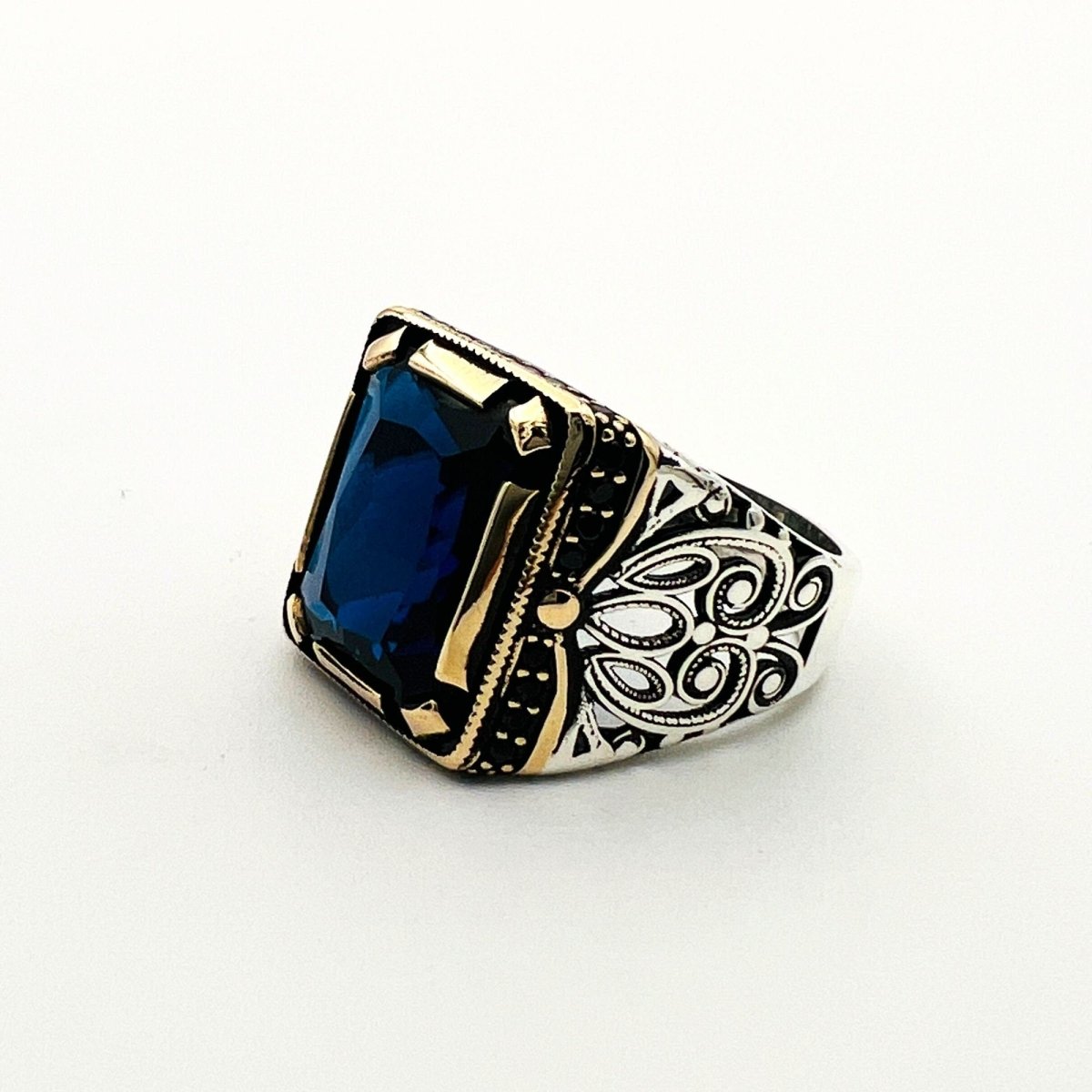 Handcrafted Men's Blue Sapphire Stone Ring - TryAladdin