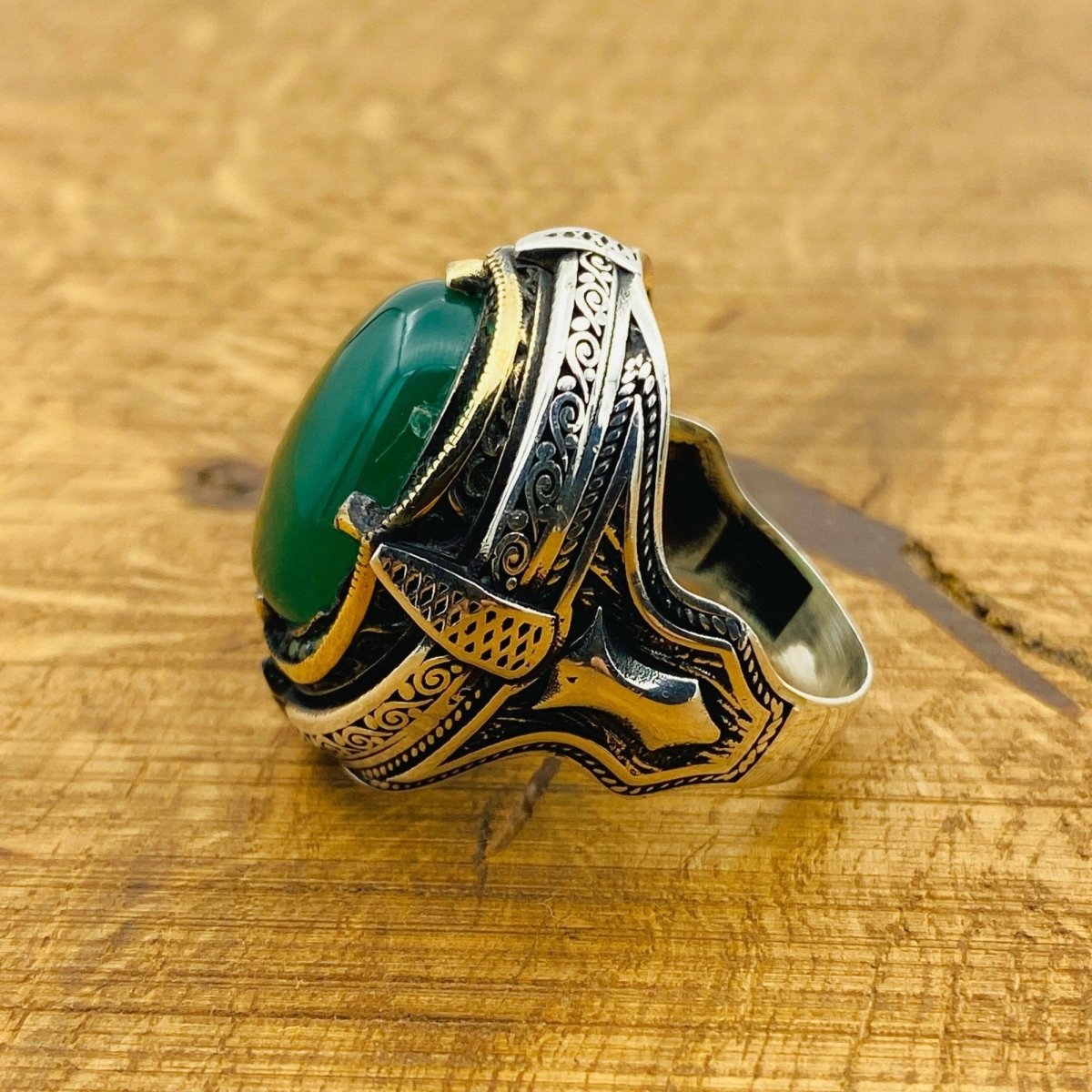 Men Natural Green Gemstone Silver Ring - TryAladdin