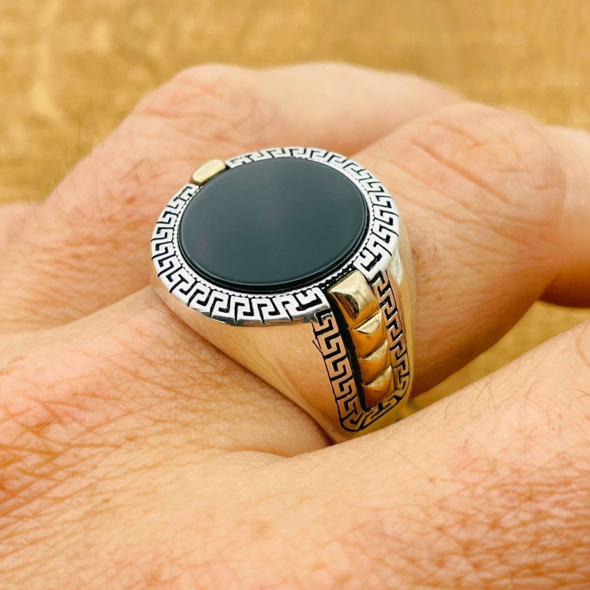 Men's Black Onyx Silver Ring - TryAladdin