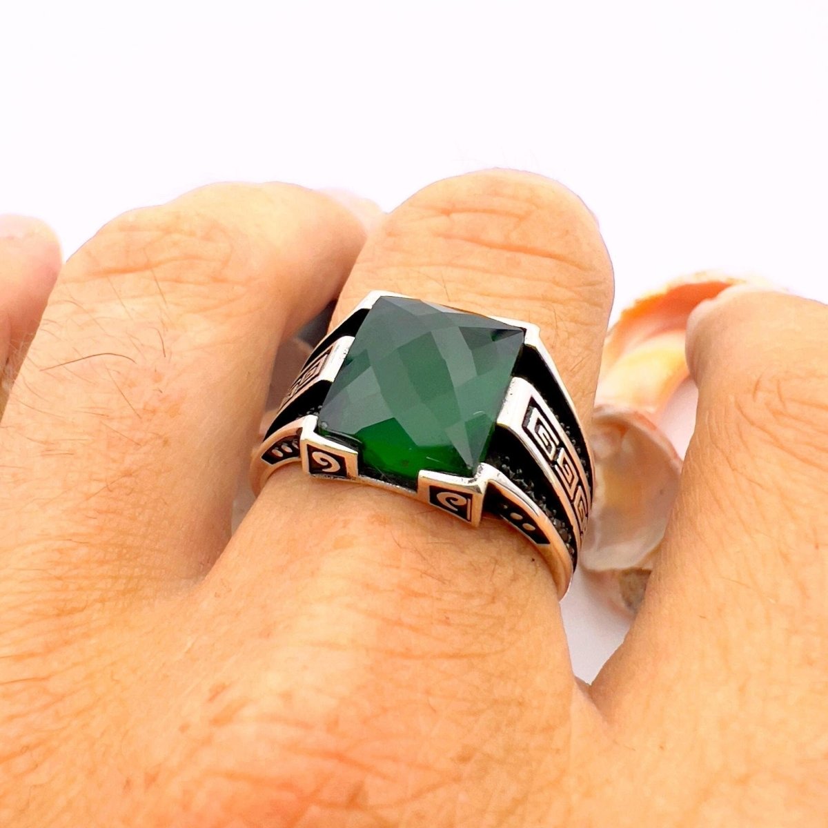 Men's Handmade Green Emerald Men's Ring - TryAladdin