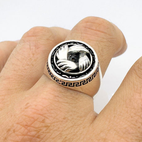 Men's Hands Design Silver Ring - TryAladdin