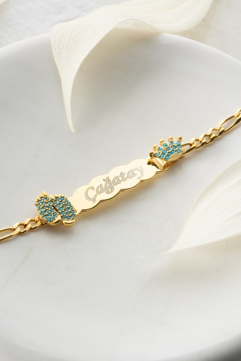 Nereze | Personalized Figaro Chain Blue Feet Named Baby Bracelet - TryAladdin