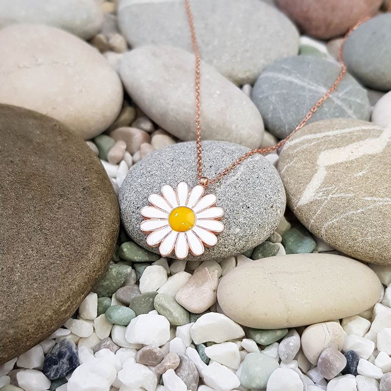 Taki | Silver Daisy Necklace - TryAladdin