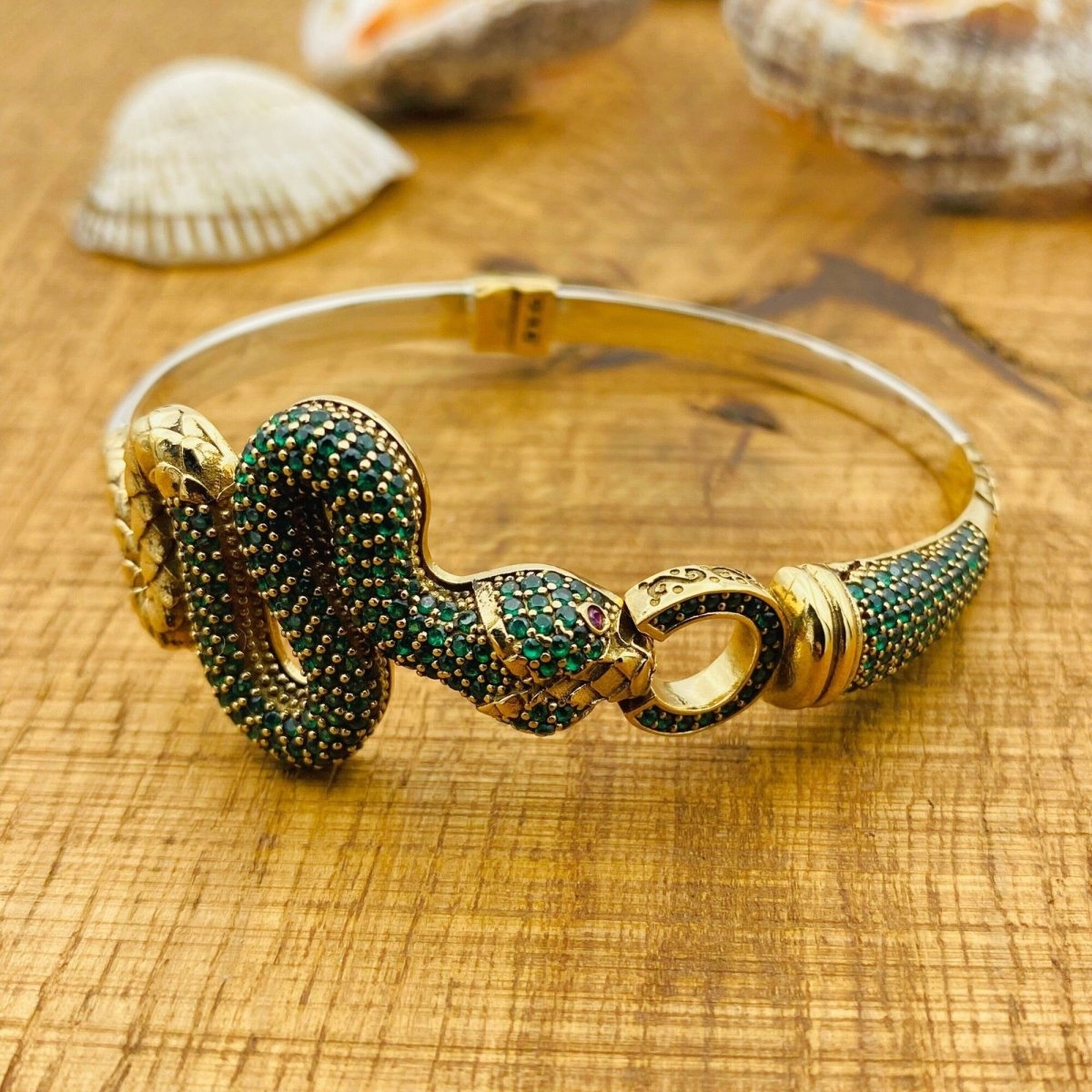 Women's Adjustable Green Snake Emerald Bracelet - TryAladdin